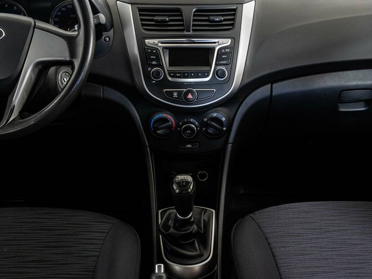 Купить Hyundai Solaris, 2016, 252 626 км, фото №11