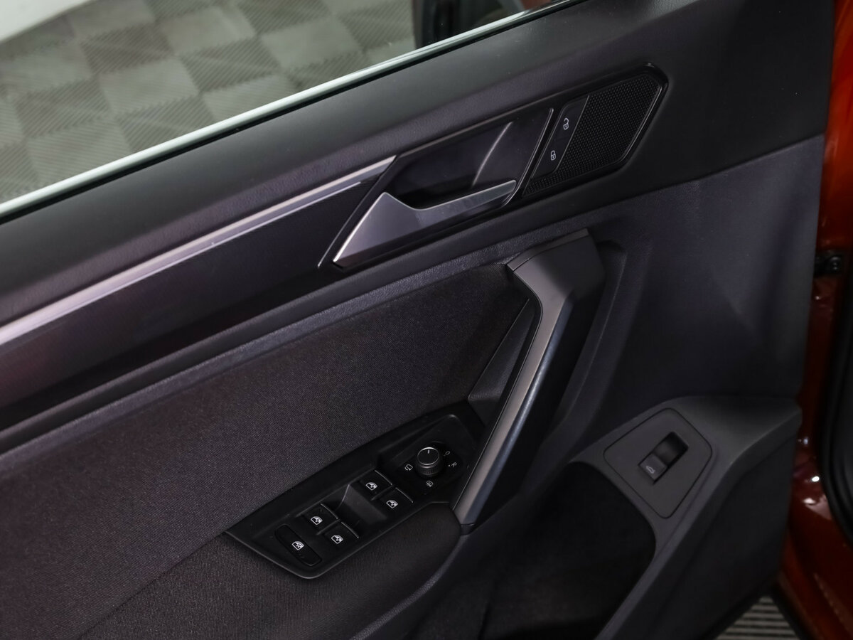 Купить Volkswagen Tiguan II, 2017, 184 995 км, фото №12